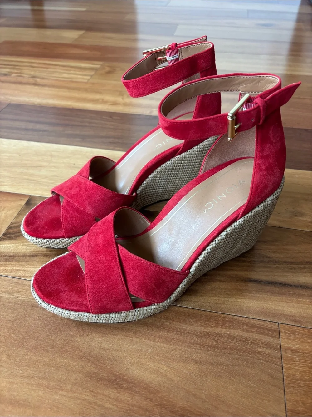 NWT Vionic wedge heels